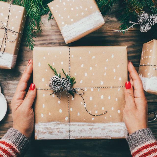Simple Home Store - Пакуємо новорічні подарунки