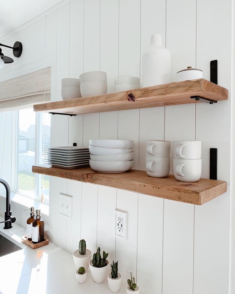 Simple Home Store - Відкриті полиці в кухонному інтер'єрі