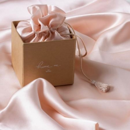 рожеве шовкове постільне