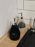 Чорний дозатор для рідкого мила