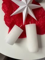 Біла целіндрична свічка