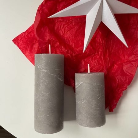 Сірі целіндричні свічки